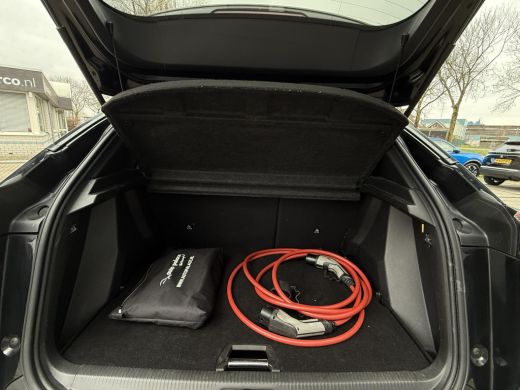 Peugeot e-2008 EV Allure 50 kWh | Navi | Camera | 3D Cockpit ActivLease financial lease