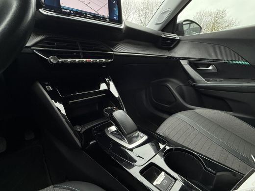 Peugeot e-2008 EV Allure 50 kWh | Navi | Camera | 3D Cockpit ActivLease financial lease