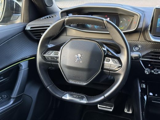 Peugeot e-2008 EV GT 50 kWh | Panorama | Trekhaak | Navi | Camera | ActivLease financial lease