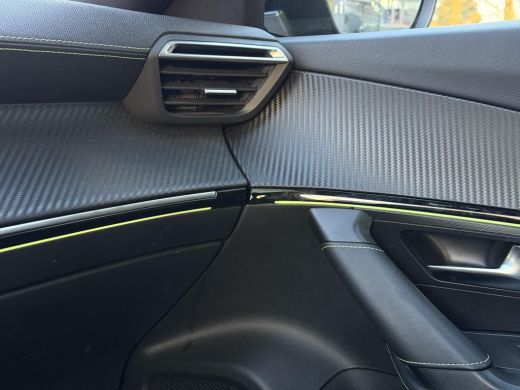 Peugeot e-2008 EV GT 50 kWh | Panorama | Trekhaak | Navi | Camera | ActivLease financial lease