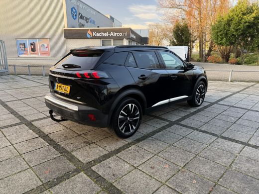 Peugeot e-2008 EV GT 50 kWh | Panorama | Trekhaak | Navi | Camera | ActivLease financial lease