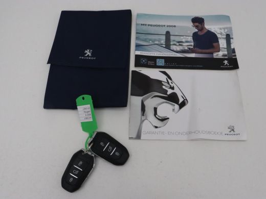 Peugeot e-2008 EV GT 50 kWh | Panoramadak | Stoelverwarming | Adaptive cruise | Leder/Alcantara | Carplay | 18''... ActivLease financial lease