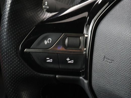 Peugeot e-2008 EV GT 50 kWh | Panoramadak | Stoelverwarming | Adaptive cruise | Leder/Alcantara | Carplay | 18''... ActivLease financial lease