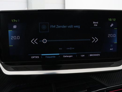 Peugeot e-2008 EV GT 50 kWh | Panoramadak | Stoelverwarming | Adaptive cruise | Leder/Alcantara | Carplay | 18''... ActivLease financial lease