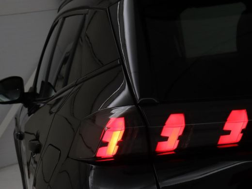 Peugeot e-2008 EV GT 50 kWh | Panoramadak | Stoelverwarming | Adaptive cruise | Leder/Alcantara | Carplay | 18''... ActivLease financial lease