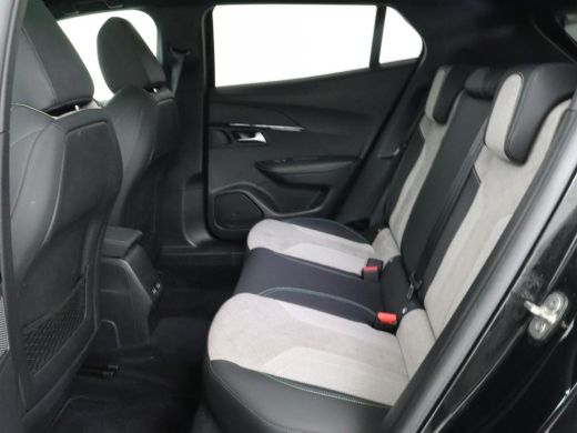Peugeot e-2008 EV GT 50 kWh | Panoramadak | Stoelverwarming | Adaptive cruise | Leder/Alcantara | Carplay | 18''... ActivLease financial lease