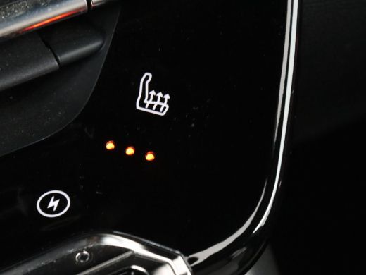 Peugeot e-2008 EV GT 50 kWh | Panoramadak | Stoelverwarming | Adaptive cruise | Leder/Alcantara | Carplay | 18''... ActivLease financial lease