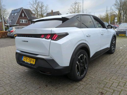 Peugeot e-3008 Allure Avantage 210 73 kWh | Navigatie | Camera | Trekhaak | 1.250kg Trekgewicht | Fase 3 laden |... ActivLease financial lease