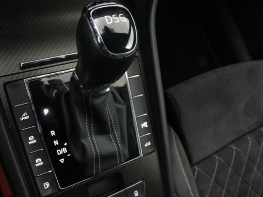 Skoda Superb 1.4 TSI iV Sportline | Trekhaak | 360 Camera | Achterbankverwarming | Adaptive cruise | Alcantara... ActivLease financial lease