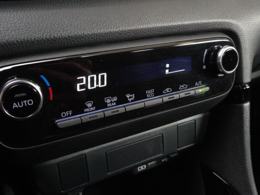 Toyota Yaris 1.5 Hybrid 115 Dynamic | NL Auto | Apple CarPlay | Tel lader | Rijklaarprijs incl. garantie | ActivLease financial lease