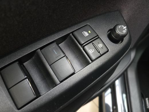 Toyota Yaris 1.5 Hybrid 115 Dynamic | NL Auto | Apple CarPlay | Tel lader | Rijklaarprijs incl. garantie | ActivLease financial lease