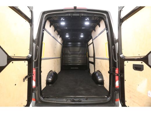 Volkswagen Crafter 35 2.0 TDI L3H3 | Laadklep | Airco | Camera | 3-Zits | Elektrpakket | Schuifdeur ActivLease financial lease
