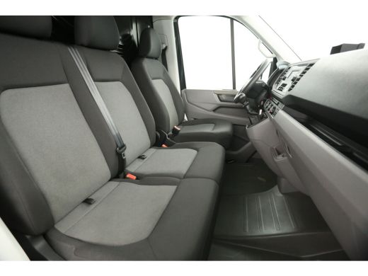 Volkswagen Crafter 35 2.0 TDI L3H3 | Laadklep | Airco | Camera | 3-Zits | Elektrpakket | Schuifdeur ActivLease financial lease