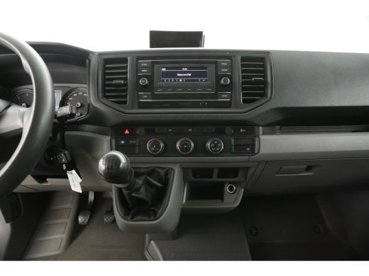 Volkswagen Crafter 35 2.0 TDI L3H3 | Laadklep | Airco | Camera | 3-Zits | Elektrpakket | Schuifdeur ActivLease financial lease