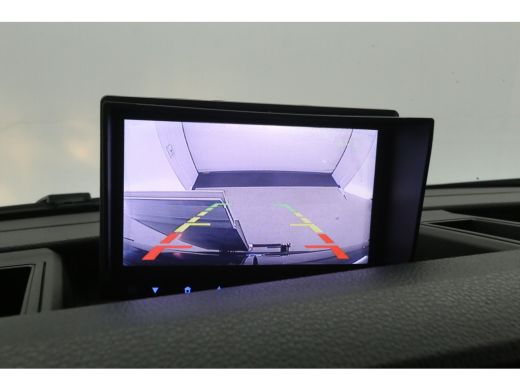 Volkswagen Crafter 35 2.0 TDI L3H3 | Laadklep | Airco | Camera | 3-Zits | Elektrpakket | Schuifdeur ActivLease financial lease