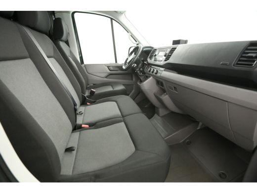Volkswagen Crafter 35 2.0 TDI L3H3 | Laadklep | Airco | Camera | 3-Zits | Elektrpakket | Schuifdeur ActivLease financial lease