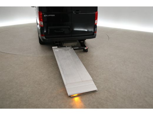 Volkswagen Crafter 35 2.0 TDI L3H3 | Laadklep | Airco | Camera | 3-Zits | Elektrpakket | Schuifdeur ActivLease financial lease
