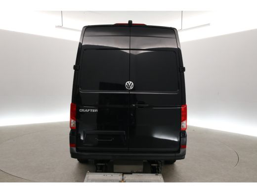Volkswagen Crafter 35 2.0 TDI L3H3 | Laadklep | Airco | Camera | 3-Zits | Elektrpakket | Schuifdeur ActivLease financial lease