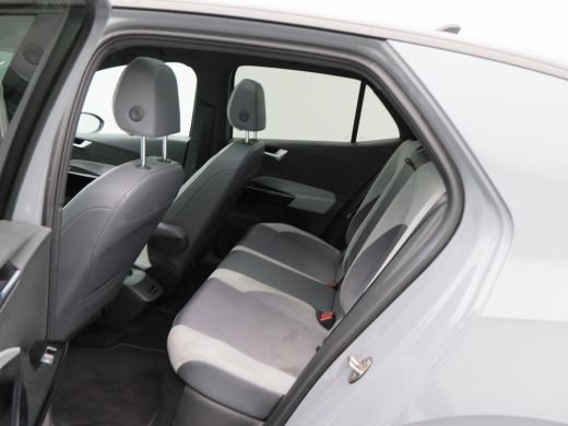 Volkswagen ID.3 First Plus 58 kWh | Panoramadak | Adaptive Cruise | Climate Control | Stoelverwarming | Navigatie... ActivLease financial lease