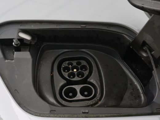 Volkswagen ID.3 Pro S 77 kWh | Stoel & stuurverwarming | Matrix LED | Keyless | Camera | Adaptive cruise | Carpla... ActivLease financial lease