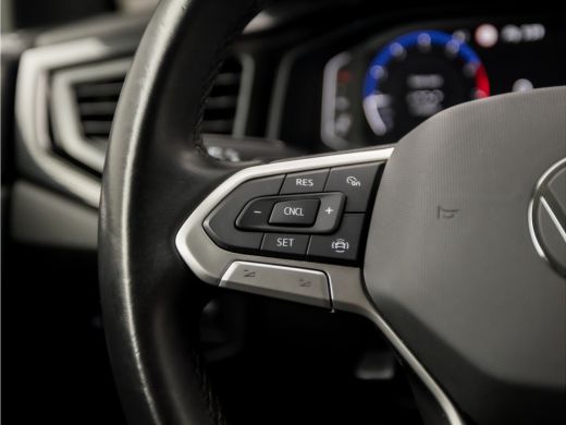 Volkswagen Polo 1.0 TSI Sportline Automaat (VIRTUAL COCKPIT, APPLE CARPLAY, GROOT NAVI, KEYLESS, CLIMATE, CAMERA,... ActivLease financial lease