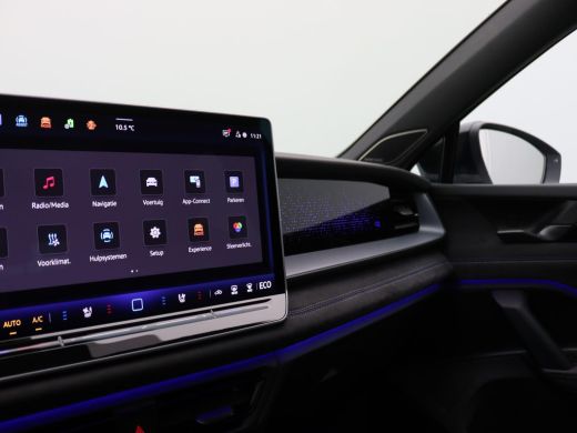 Volkswagen Tayron 1.5 eHybrid R-Line Edition 272PK DSG Trekhaak, Pano-Schuifdak, Head-Up Display, Matrix LED-Verlic... ActivLease financial lease