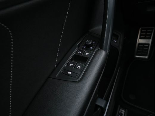 Volkswagen Tiguan 1.4 TSI R-Line Business+ (Plug-in) (INCL-BTW) Aut. *PANO | FULL-LED | ADAPTIVE-CRUISE | DIGI-COCK... ActivLease financial lease