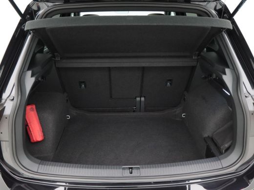 Volkswagen Tiguan 1.5 TSi 150 Pk R-Line Business+ | Black Style | Panoramadak | Adaptive Cruise | Climate Control |... ActivLease financial lease