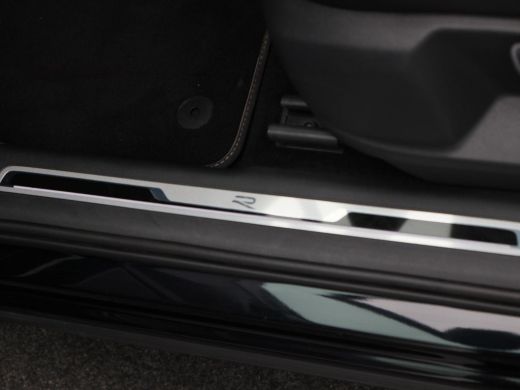 Volkswagen Tiguan 1.5 TSi 150 Pk R-Line Business+ | Black Style | Panoramadak | Adaptive Cruise | Climate Control |... ActivLease financial lease