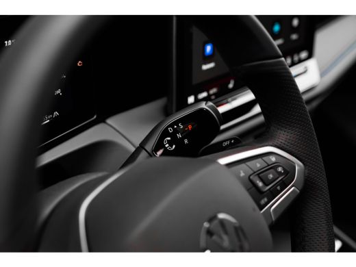 Volkswagen Tiguan R-Line Edition - eHybrid | 'App-Connect' draadloze smartphone integratie | Automatische afstandsr... ActivLease financial lease