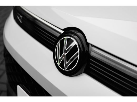 Volkswagen Tiguan R-Line Edition - eHybrid | 'App-Connect' draadloze smartphone integratie | Automatische afstandsr... ActivLease financial lease