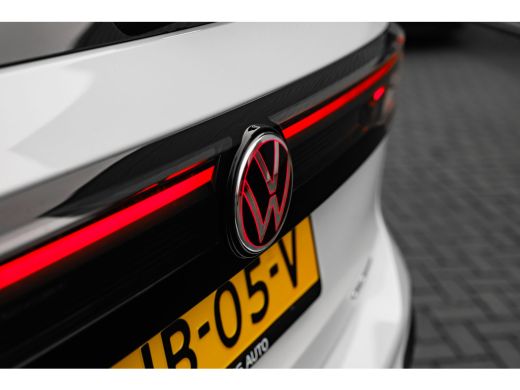 Volkswagen Tiguan R-Line Edition - eHybrid | 'App-Connect' draadloze smartphone integratie | Automatische afstandsr... ActivLease financial lease