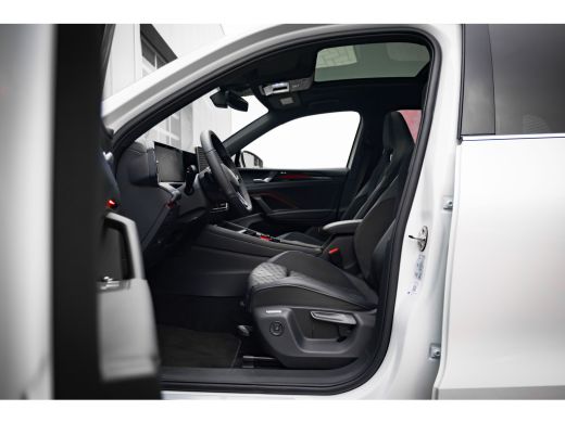 Volkswagen Tiguan R-Line Edition - eHybrid | 'App-Connect' draadloze smartphone integratie | Automatische afstandsr... ActivLease financial lease