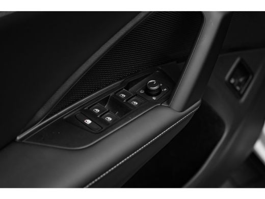 Volkswagen Tiguan R-Line Edition - eHybrid | 'App-Connect' draadloze smartphone integratie | Automatische afstandsr... ActivLease financial lease