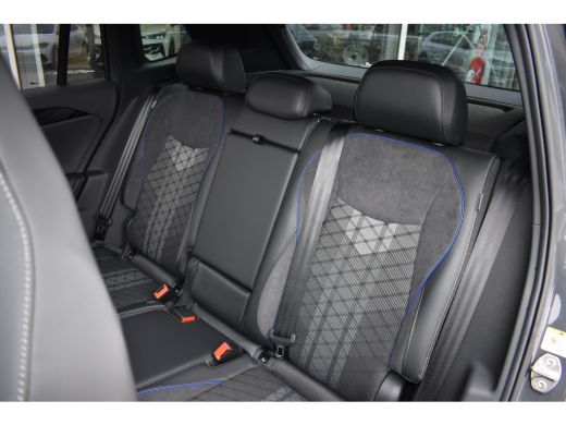 Volkswagen Tiguan R-Line Edition - eHybrid | PANORAMA DAK | TREKHAAK | 360 CAMERA | NAVIGATIE | IQ. LIGHT | ADAPT. ... ActivLease financial lease