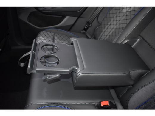 Volkswagen Tiguan R-Line Edition - eHybrid | PANORAMA DAK | TREKHAAK | 360 CAMERA | NAVIGATIE | IQ. LIGHT | ADAPT. ... ActivLease financial lease