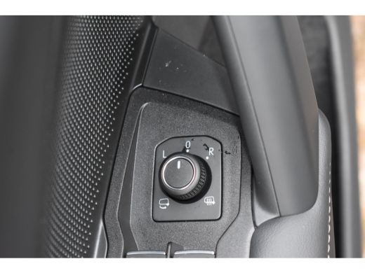 Volkswagen Tiguan R-Line Edition - eHybrid | PANORAMA DAK | TREKHAAK | 360 CAMERA | NAVIGATIE | IQ. LIGHT | ADAPT. ... ActivLease financial lease