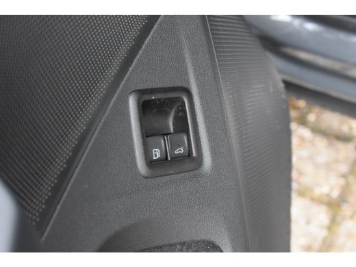 Volkswagen Tiguan R-Line Edition - eHybrid | PANORAMA DAK | TREKHAAK | 360 CAMERA | NAVIGATIE | IQ. LIGHT | ADAPT. ... ActivLease financial lease