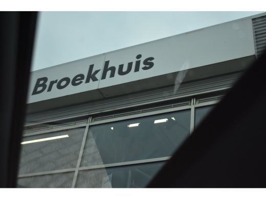 Volkswagen Tiguan R-Line Edition - eHybrid | PANORAMA DAK | TREKHAAK | 360 CAMERA | NAVIGATIE | IQ. LIGHT | ADAPT. ... ActivLease financial lease