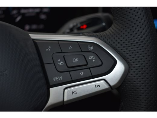 Volkswagen Tiguan R-Line Edition - eHybrid | PANORAMA DAK | TREKHAAK | 360 CAMERA | NAVIGATIE | IQ. LIGHT | ADAPT. ... ActivLease financial lease