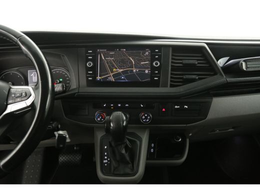 Volkswagen Transporter 2.0 TDI 150PK L1H1 | Aut. | Airco | Adap. Cruise | 3-Zits | Carplay | Navi | Stoelverw. | Trekh. ActivLease financial lease