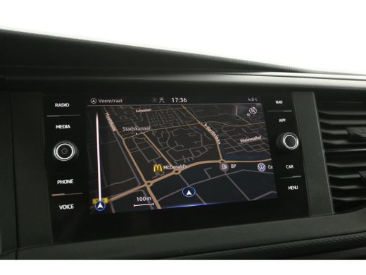 Volkswagen Transporter 2.0 TDI 150PK L1H1 | Aut. | Airco | Adap. Cruise | 3-Zits | Carplay | Navi | Stoelverw. | Trekh. ActivLease financial lease