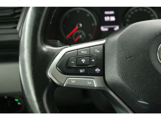 Volkswagen Transporter 2.0 TDI 150PK L1H1 | Aut. | Airco | Adap. Cruise | 3-Zits | Carplay | Navi | Stoelverw. | Trekh. ActivLease financial lease