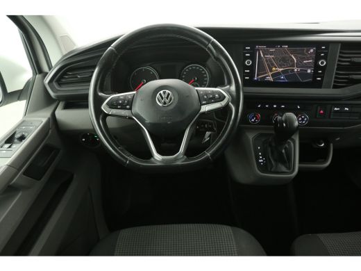 Volkswagen Transporter 2.0 TDI 150PK L1H1 | Aut. | Airco | Adap. Cruise | 3-Zits | Carplay | Navi | Stoelverw. | Trekh. ActivLease financial lease