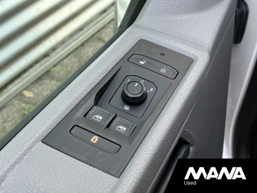 Volkswagen Transporter 2.0 TDI L1H1 Economy Business Cruise Sensoren Imperiaal Trekhaak ActivLease financial lease