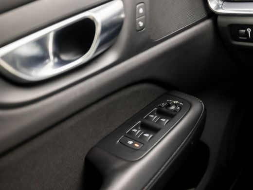 Volvo  V60 2.0 B3 Sport 177Pk Automaat (APPLE CARPLAY, GROOT NAVI, CAMERA, ELEK ACHTERKLEP, SPORTSTOELEN, AD... ActivLease financial lease