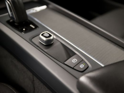 Volvo  V60 2.0 B3 Sport 177Pk Automaat (APPLE CARPLAY, GROOT NAVI, CAMERA, ELEK ACHTERKLEP, SPORTSTOELEN, AD... ActivLease financial lease