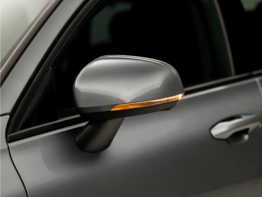 Volvo  V60 2.0 B3 Sport 177Pk Automaat (APPLE CARPLAY, GROOT NAVI, CAMERA, ELEK ACHTERKLEP, SPORTSTOELEN, AD... ActivLease financial lease