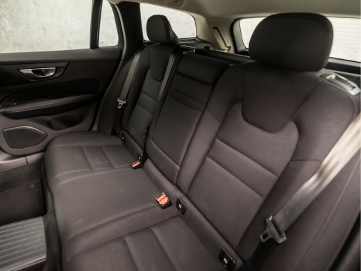 Volvo  V60 2.0 T6 Recharge AWD Sport 390Pk Automaat (APPLE CARPLAY, GROOT NAVI, CAMERA, KEYLESS, SPORTSTOELE... ActivLease financial lease