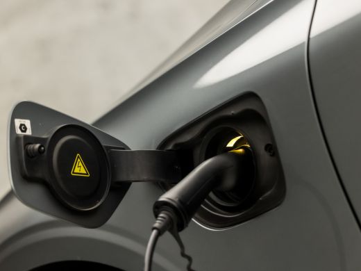 Volvo  V60 2.0 T6 Recharge AWD Sport 390Pk Automaat (APPLE CARPLAY, GROOT NAVI, CAMERA, KEYLESS, SPORTSTOELE... ActivLease financial lease